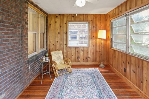 5015 Lindenwood Ave, Saint Louis MO 63109-1728 exterior