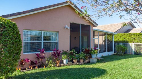 10051 Chadwick Dr, Fort Pierce FL 34987-2418 exterior