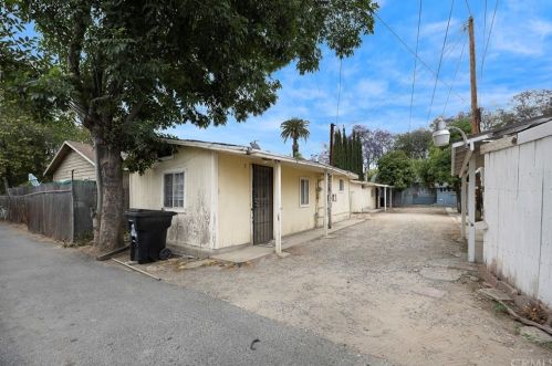 206 Valencia Dr, Fullerton CA 92833-3235 exterior