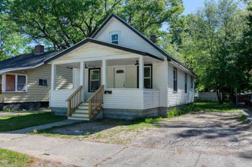 1632 Dyson St, Meskegon MI  49442-5722 exterior