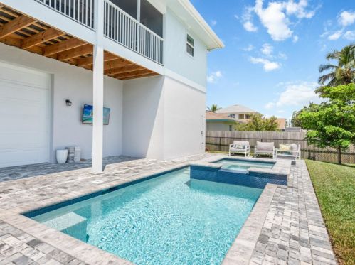 132 Jamaica Dr, Naples FL exterior