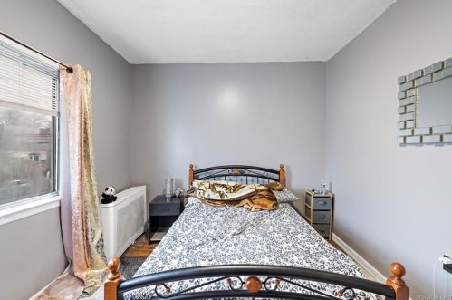 1506 Crosby Ave, Bronx NY 10461-4901 exterior