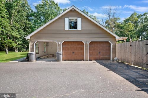 1 Madison Ct, Southampton NJ  08088-9046 exterior