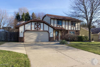 3327 Shoshone Dr, Wyoming, MI