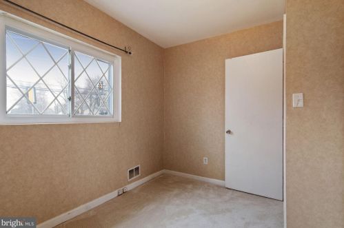 6662 Kings Hwy, Alexandria VA 22306-1506 exterior