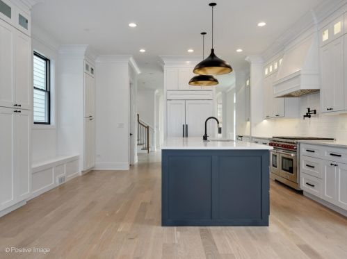 1943 Honore St, Chicago IL  60622-1044 exterior