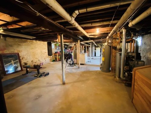 229 Cohasset St, Worcester MA 01604-2356 exterior