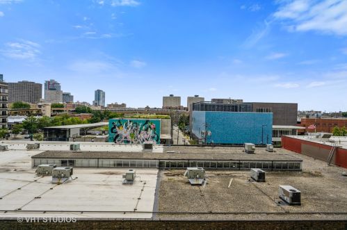 1530 State St, Chicago IL  60605-2964 exterior