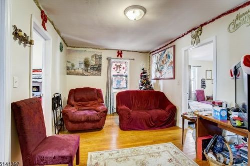 1645 Church St, Rahway NJ 07065-3424 exterior