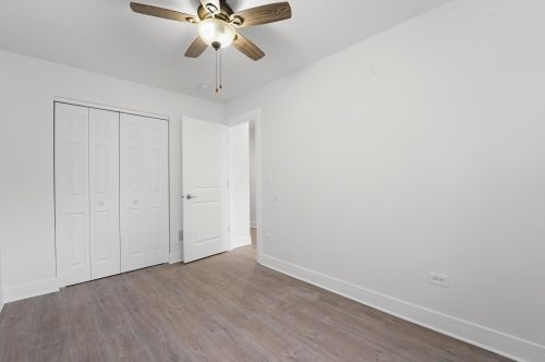 5433 Damen Ave, Chicago IL 60609-5647 exterior