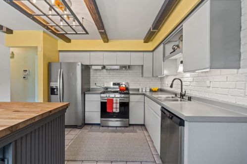 7919 57, Milwaukee WI 53218-5604 exterior