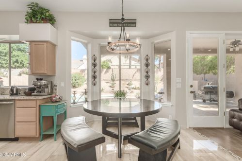 4564 Chisum Trl, Phoenix AZ  85050-8525 exterior