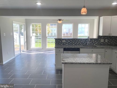 708 Dora Moors Ln, New Castle DE  19720-8764 exterior