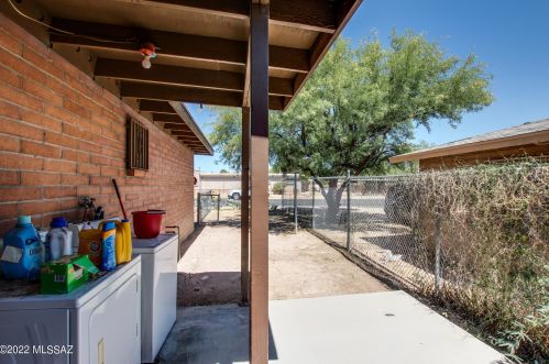 5040 17 St, Tucson AZ 85719-6766 exterior