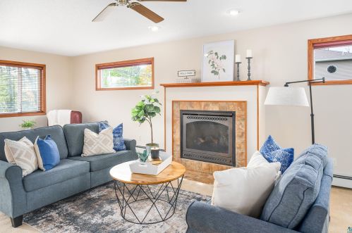 306 Buffalo St, Duluth MN 55811-2334 exterior