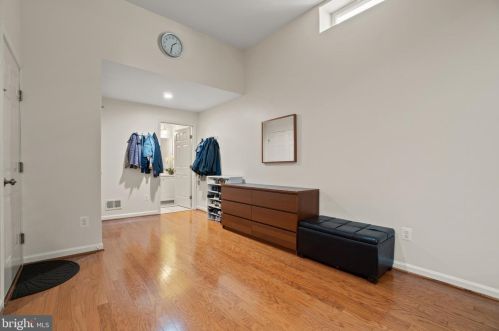 6802 Morning Brk Ter, Alexandria VA 22315-6117 exterior