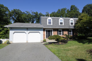 60 Agawam Dr, Wayne, NJ 07470-2060