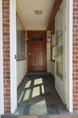 37 Diane Dr, Manchester, CT 06040-6501