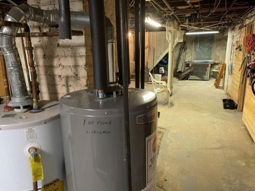 18 Ames St, Worcester MA 01610-2001 exterior