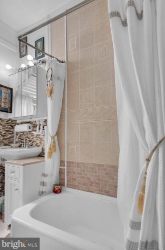 1920 16 St, Philadelphia PA 19145-3010 exterior