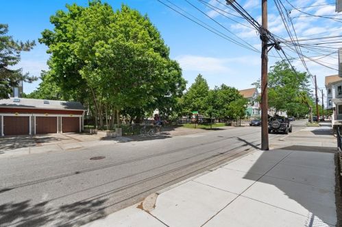 205 Ives St, Providence RI  02906-3903 exterior