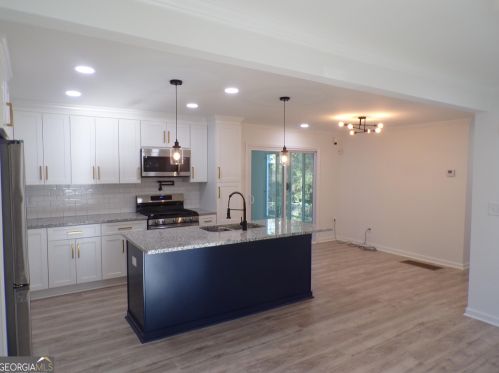 3811 Crosby Dr, Atlanta GA 30331-3432 exterior