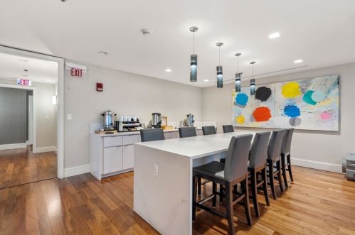 1 Charles St, Boston MA exterior