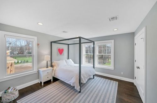 70 Cathedral Ave, Florham Park NJ 07932-2521 exterior