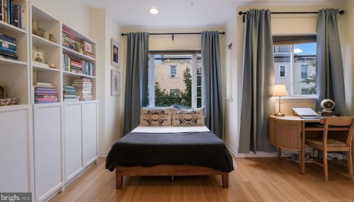 915 19 St, Philadelphia PA 19146-2638 exterior