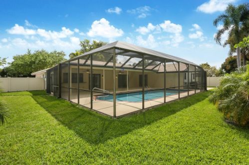 6821 Grande Dr, Boca Raton FL  33433-2736 exterior