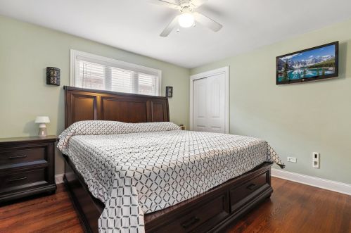 6353 Kilpatrick Ave, Chicago IL 60652-2009 exterior