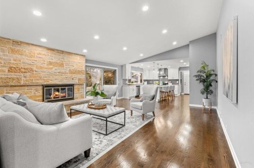 2320 Kenboern Dr, Milwaukee WI 53209-1832 exterior