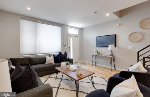 1107 Berks St, Philadelphia PA 19131-3206 exterior