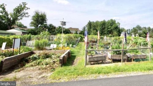 15115 Interlachen Dr, Silver Spring MD  20906-5636 exterior