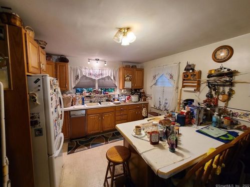 130 Main St, Meriden CT 06450-5603 exterior