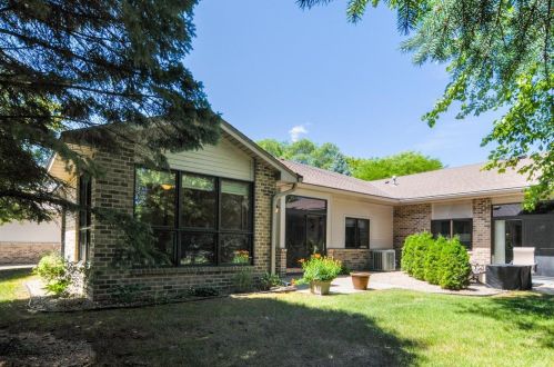 4163 Arbor Ln, Saint Paul, MN 55122-2869