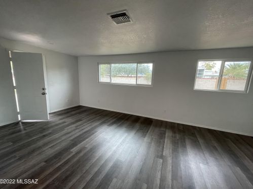 8189 20th St, Tucson AZ  85710-5960 exterior