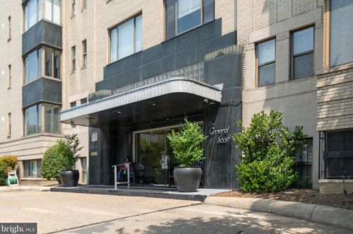 1 Scott Cir, Washington DC  20036-2207 exterior