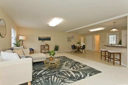 712 Kauai St, Honolulu, HI 96817-1316