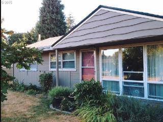 11009 Brazee St, Portland, OR 97220-2965