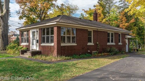 212 Washington St, Milford, MI 48381-2273