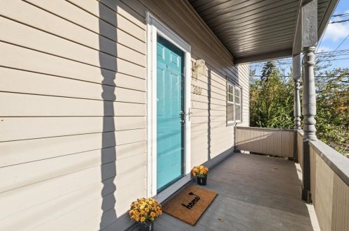 300 Shaler St, Pittsburgh PA  15211-1046 exterior