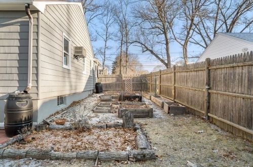 401 Massachusetts Ave, North Andover MA 01845-4340 exterior