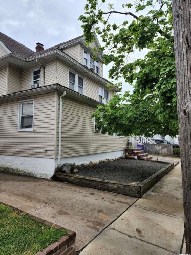 56 Jamaica Ave, Valley Stream NY 11580-6314 exterior