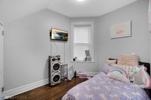 6940 Vernon Ave, Chicago IL 60637-2331 exterior