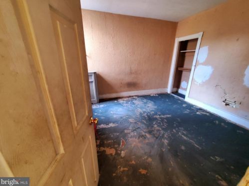 4647 Front St, Philadelphia PA 19106-2249 exterior