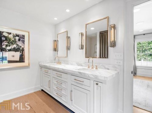 2312 Montview Dr, Atlanta GA 30305-4071 exterior