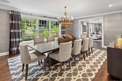 19 Pequot Trl, Westport CT 06880-2929 exterior