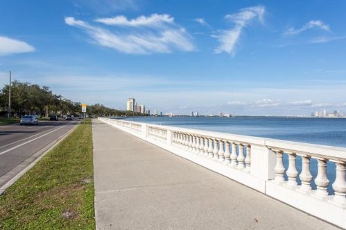 4907 Bayshore Blvd, Tampa FL  33611-3802 exterior