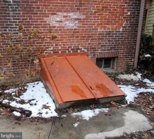 205 High St, Hanover PA  17331-2911 exterior